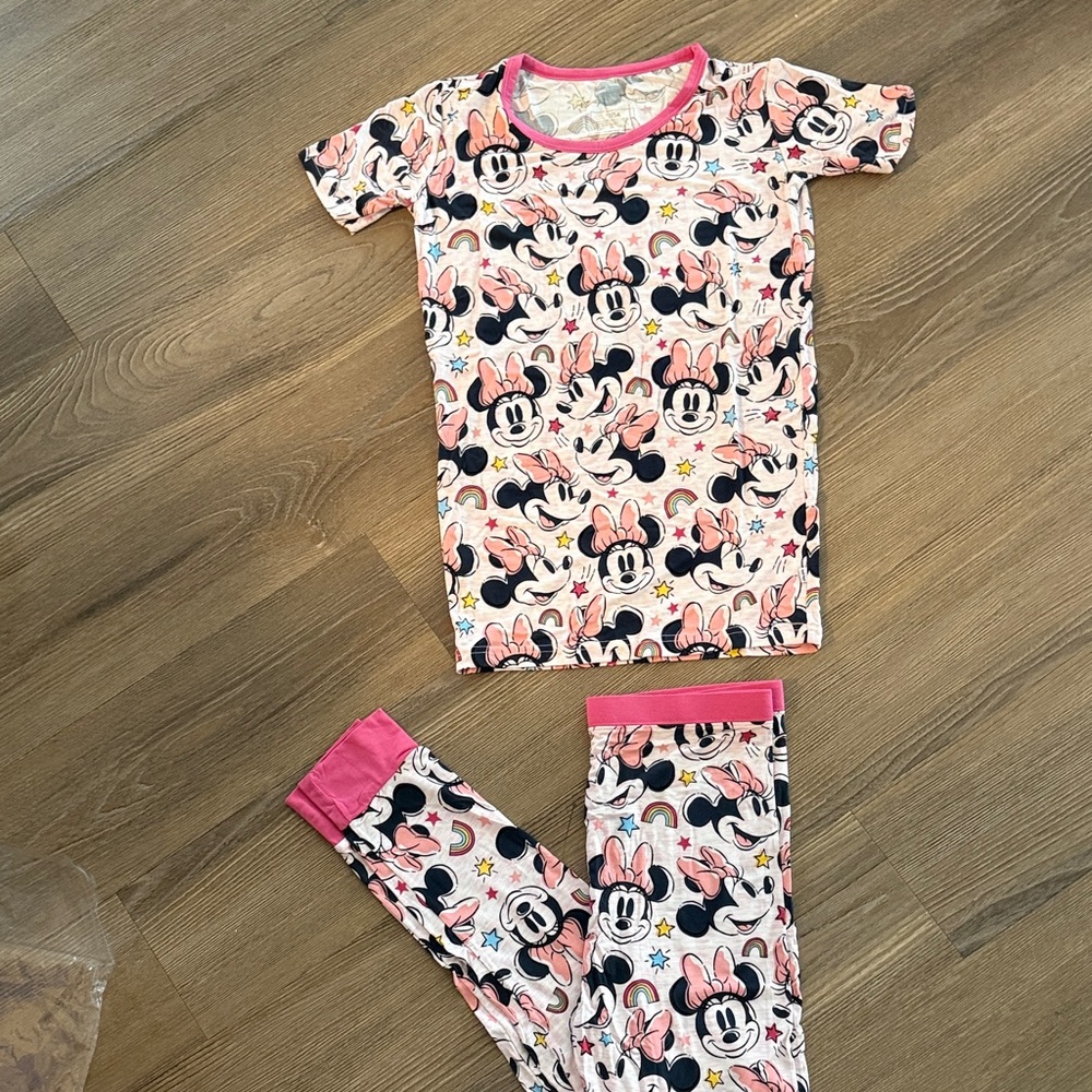 NWOT Little sleepies x disney minnie forever short sleeves and pants pajamas set